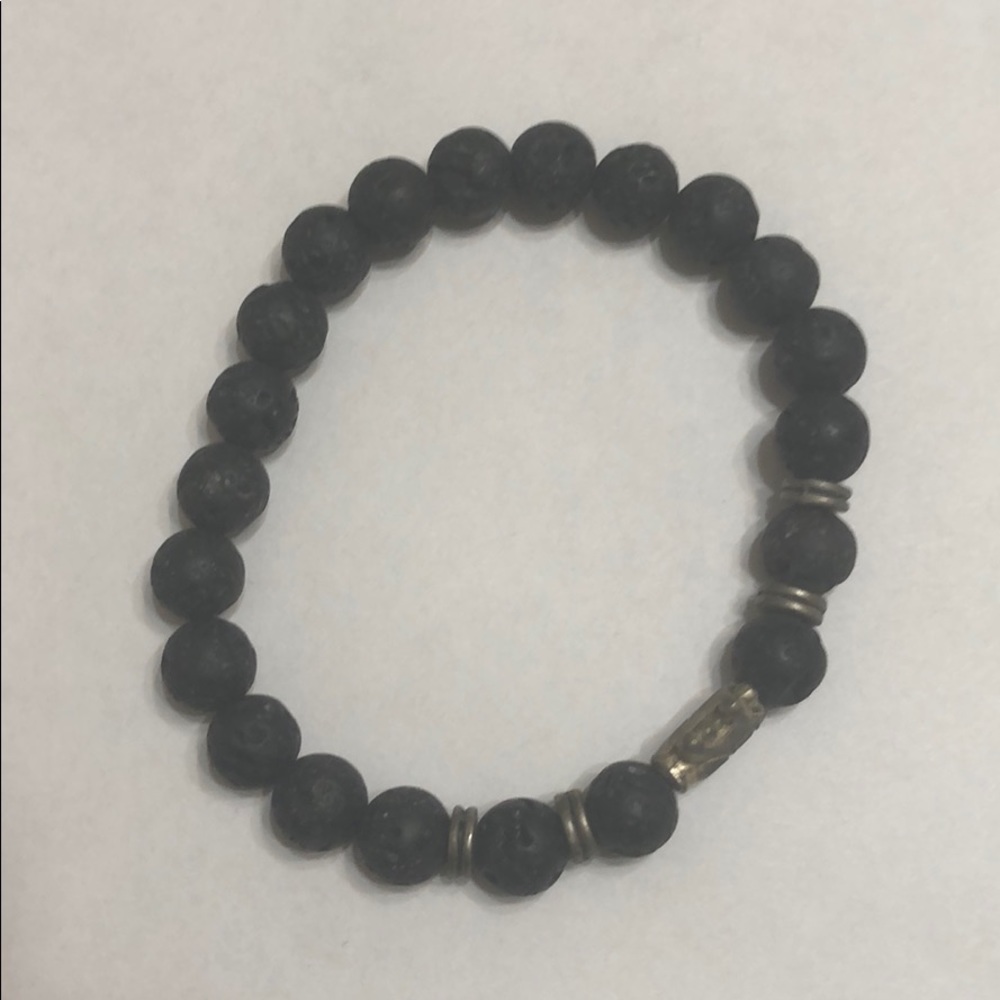 Black&Silver woman’s Warrior bracelet diffuser.